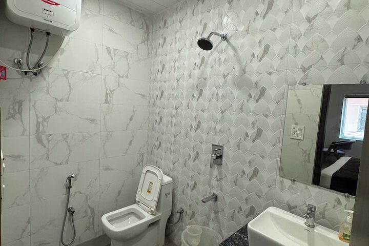 Room 13 of 17