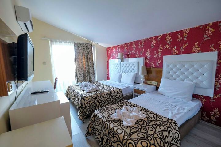 Room 6 of 52
