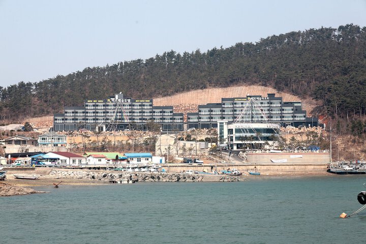 Hotel 55 of 56