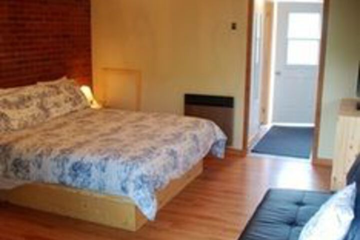 Room 9 of 13