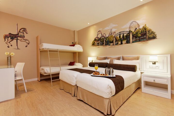 Room 10 of 83