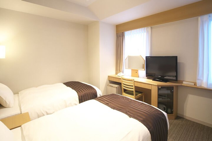 Room 4 of 10
