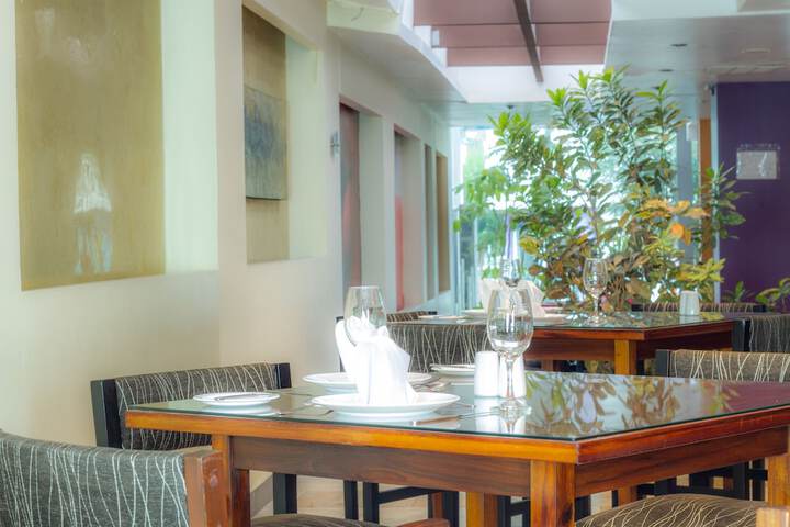 Dining 58 of 63
