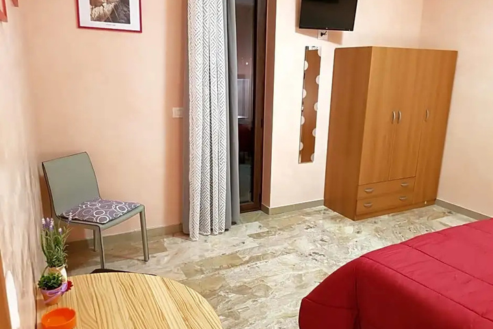 Room 3 of 4