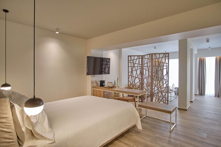 Room 3 of 67