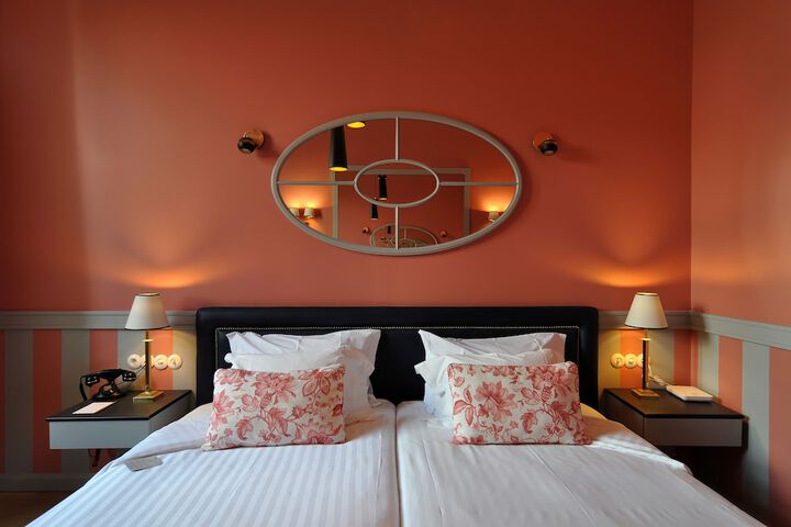 Room 26 of 65