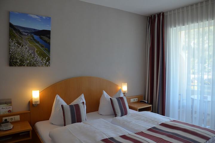 Room 4 of 53