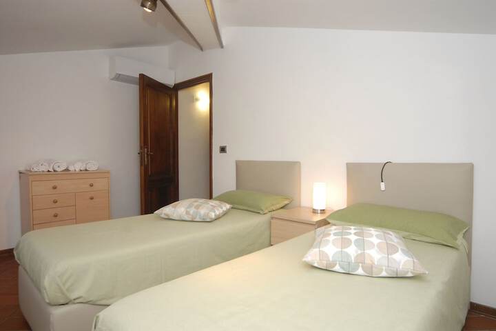 Room 14 of 63