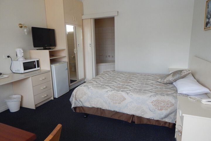 Room 3 of 78