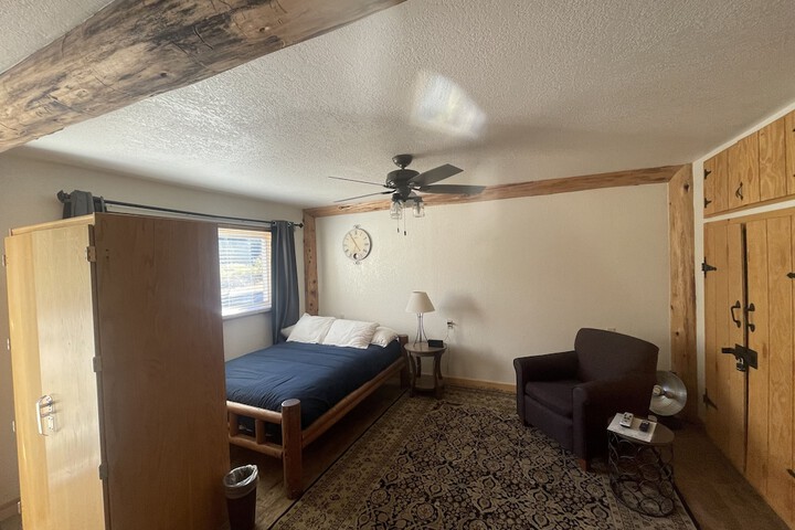 1 Queen Bed (21 of 47)