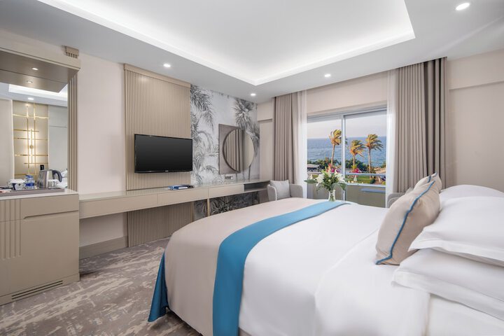 Room 14 of 80