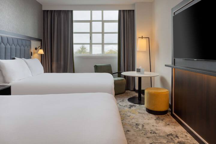 Room 40 of 192