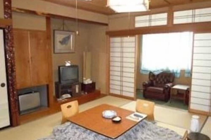 Room 3 of 17