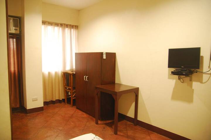 Room 11 of 20