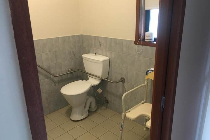 Room 16 of 32