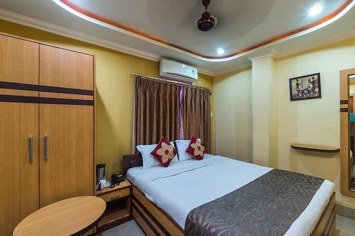 Room 4 of 5