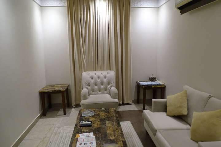 Room 14 of 28