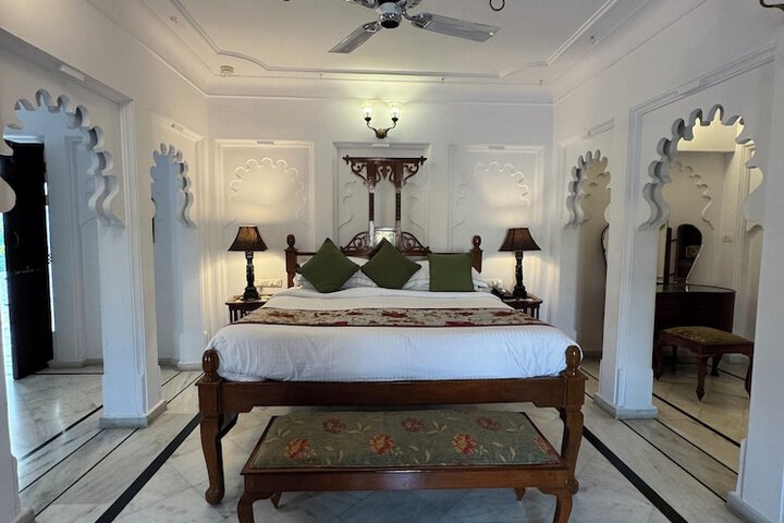 Room 14 of 34