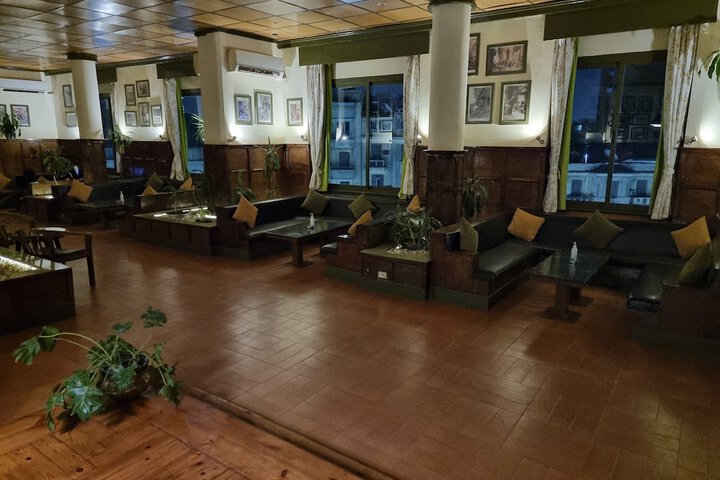 Lounge 41 of 56