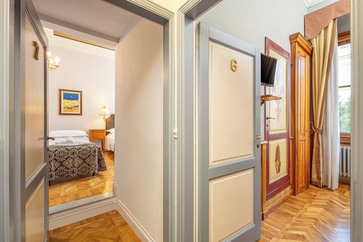 Room 22 of 36