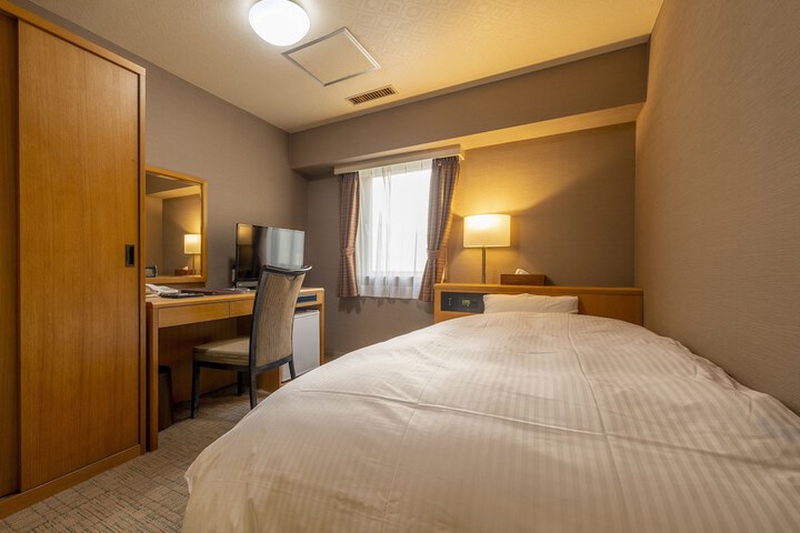 Room 11 of 51