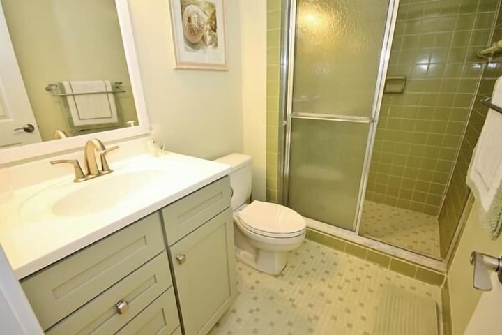 Room 173 of 264