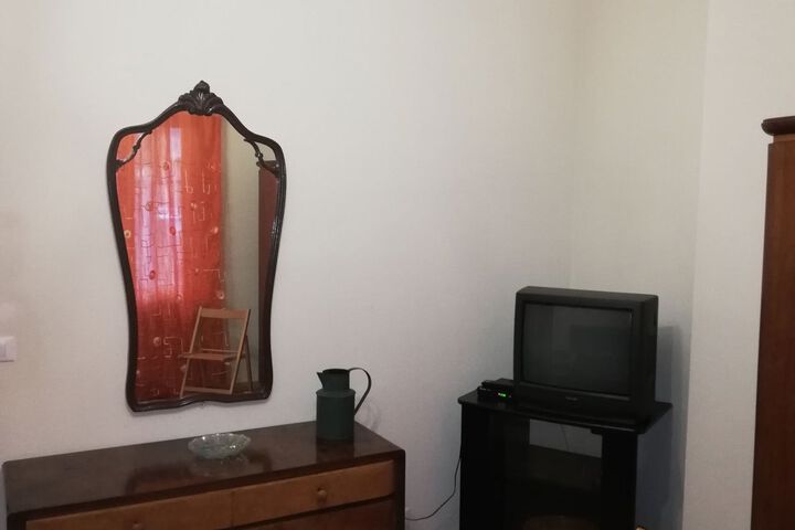 Room 30 of 38