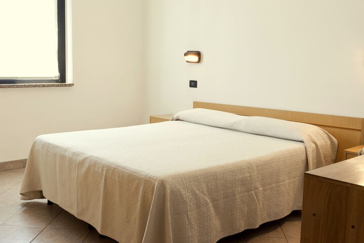 Room 5 of 24