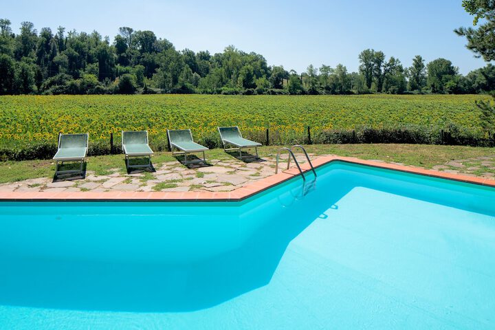Pool 122 of 173