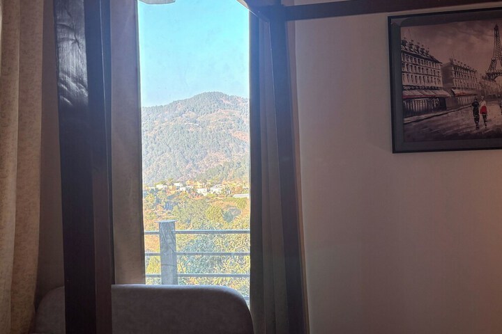 Room 8 of 45