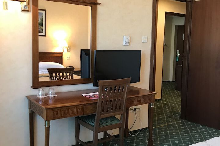 Room 19 of 64