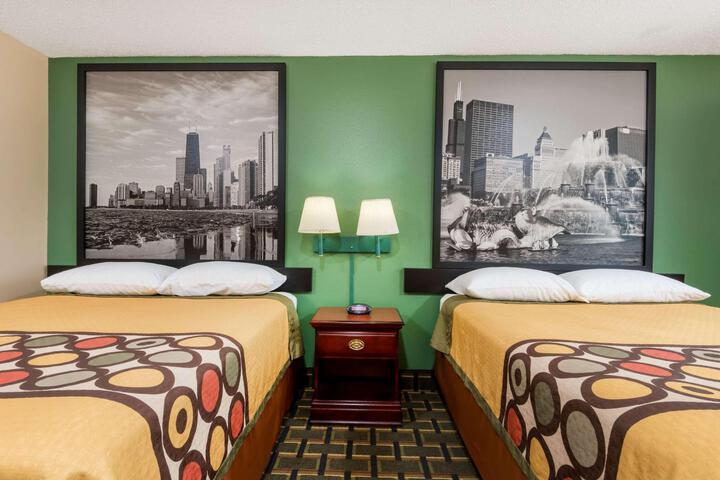 2 Queen Beds (2 of 9)