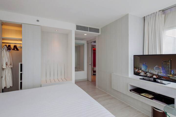 Room 26 of 140