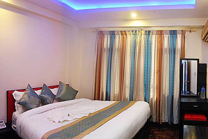Room 4 of 38
