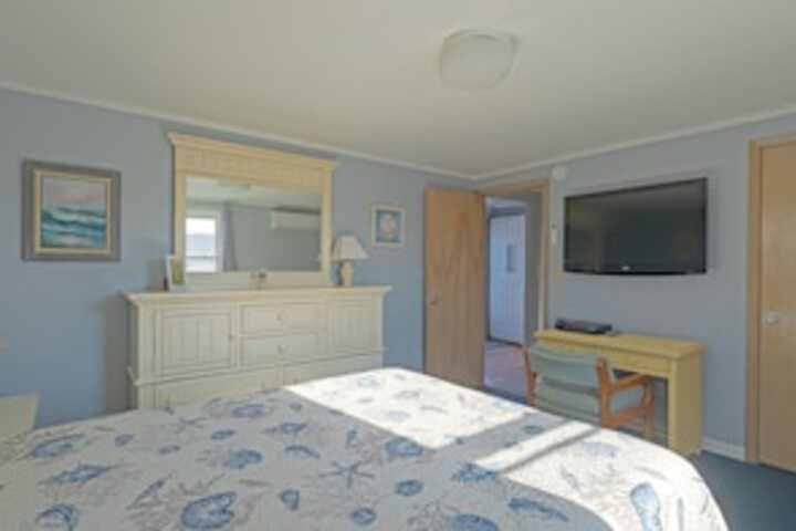 Room 103 of 663