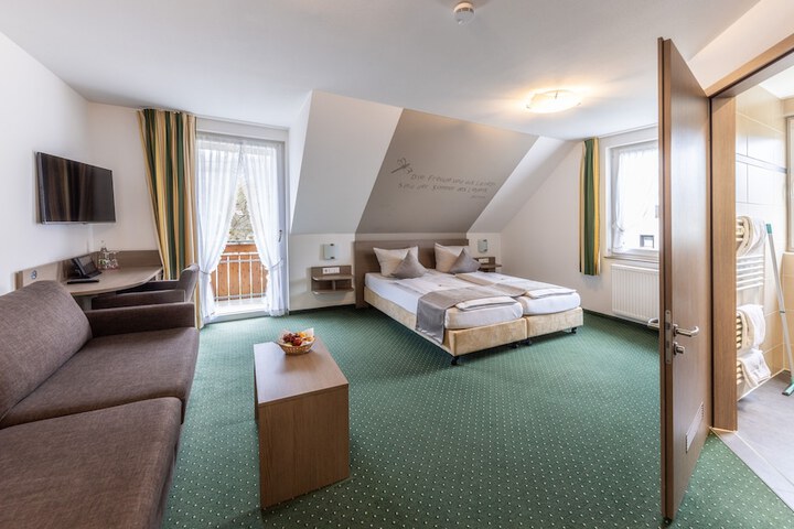 Room 12 of 41
