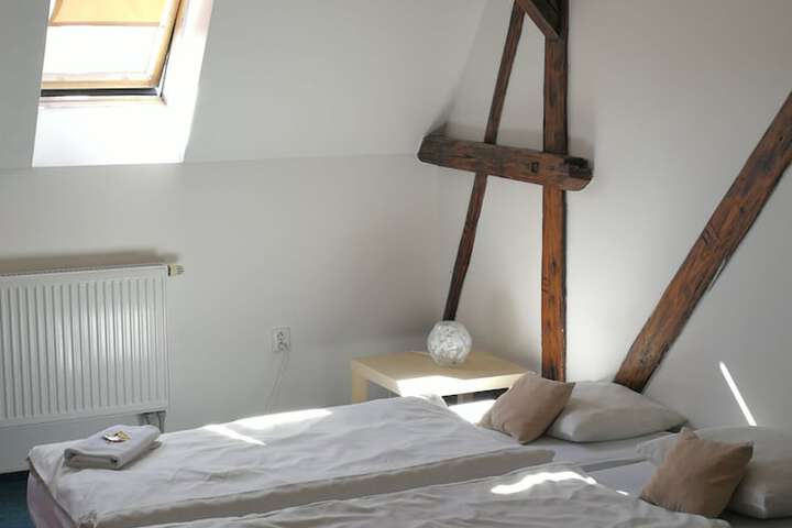 Room 46 of 84