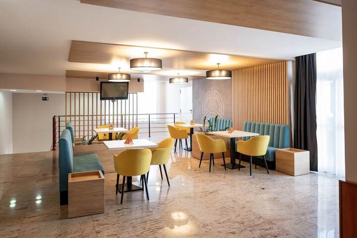 Guest Lobby