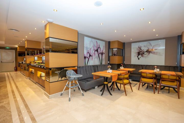Hotel Interior 5 of 144