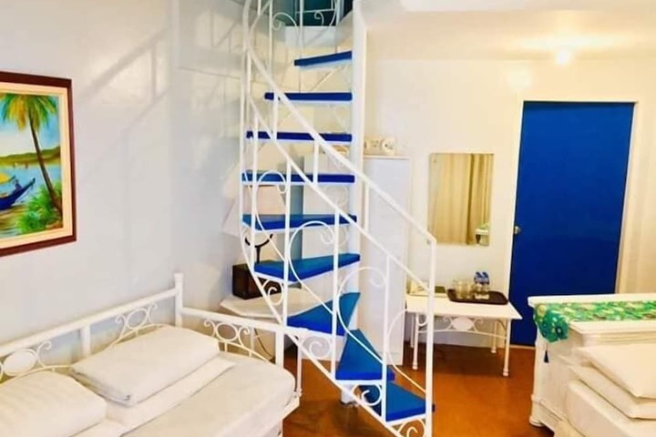 Room 7 of 23