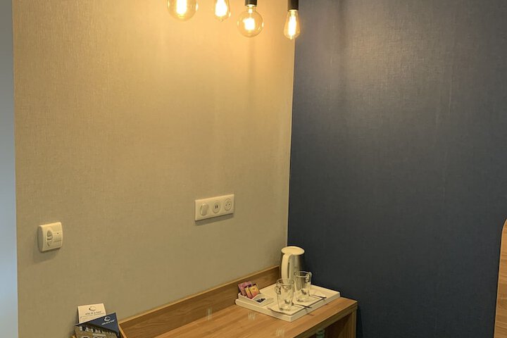 Room 5 of 64