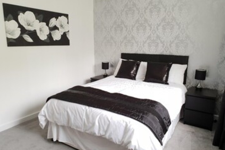 Room 33 of 40