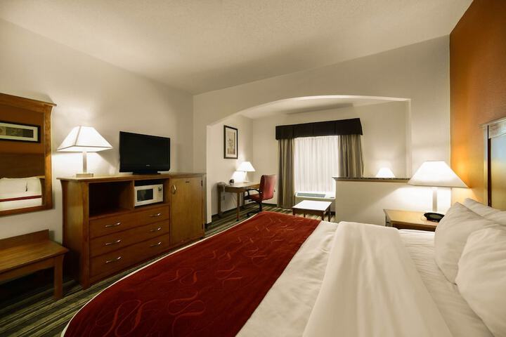 1 King Bed (6 of 16)