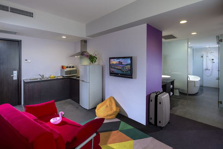 Room 43 of 64