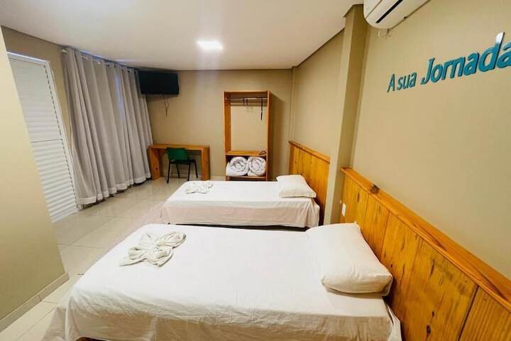 Room 13 of 32