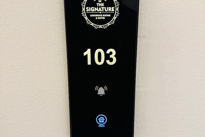 Room 18 of 27