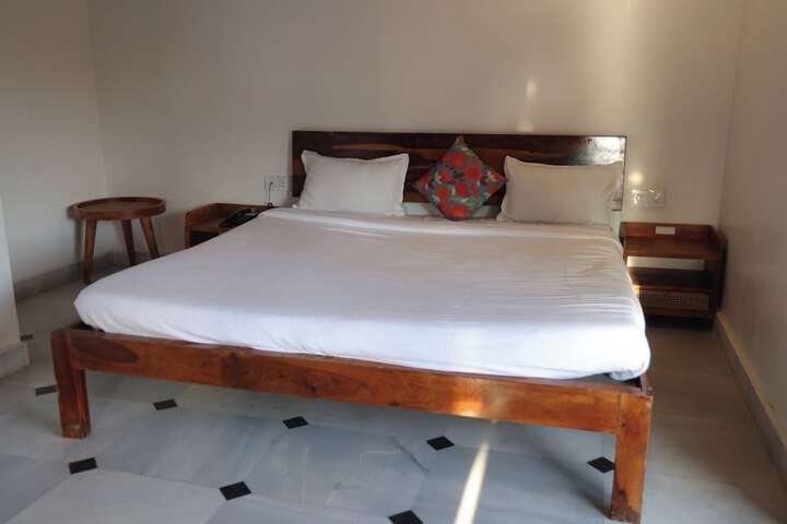 Room 5 of 36