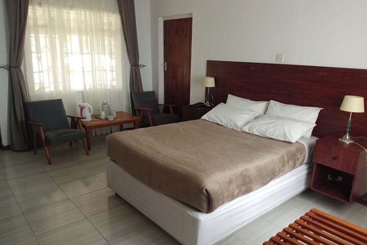 Room 2 of 6