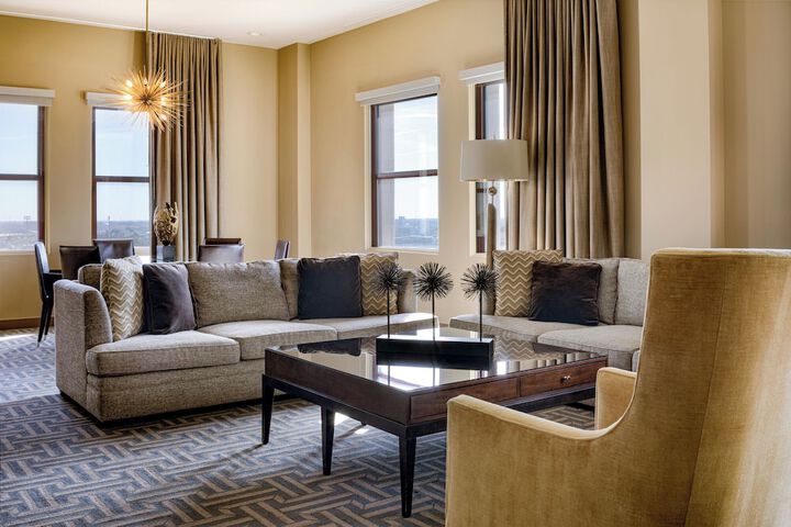 Room 32 of 102
