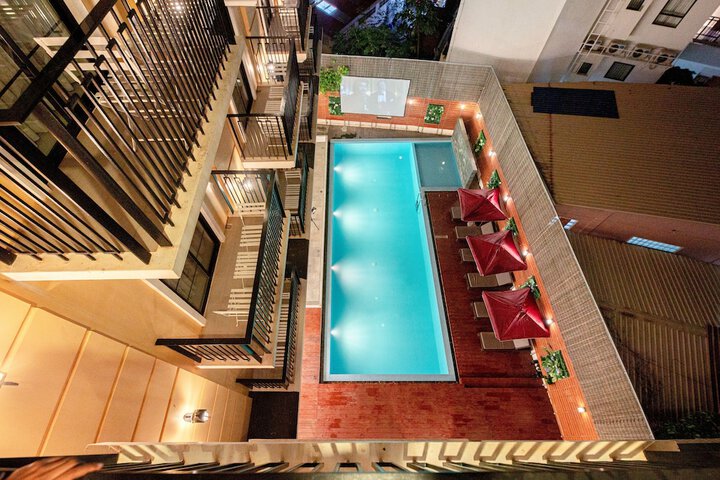 Pool 37 of 70